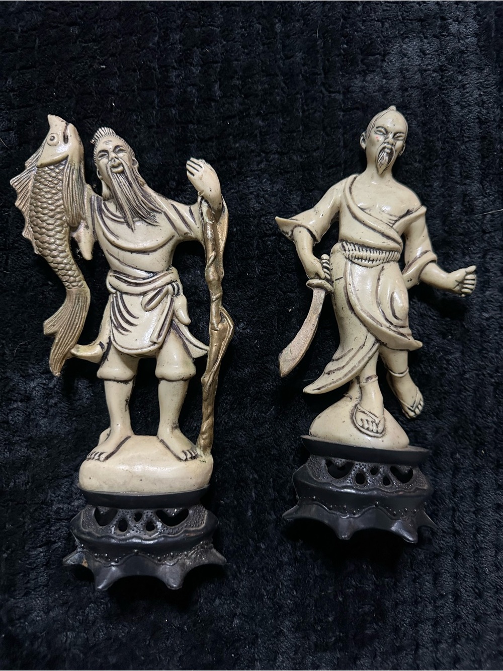 Ceramic Figurine Pair in Cream and Black – Decorative Home Accents